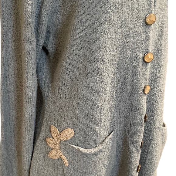 D.A.R. Blue Knit Button Up Cardigan with Embroidered Flower Pockets Lightweight - Picture 2 of 6